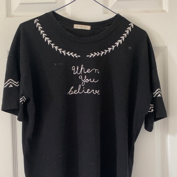🖤Super cute Korean design shirt - Picture 2 of 3